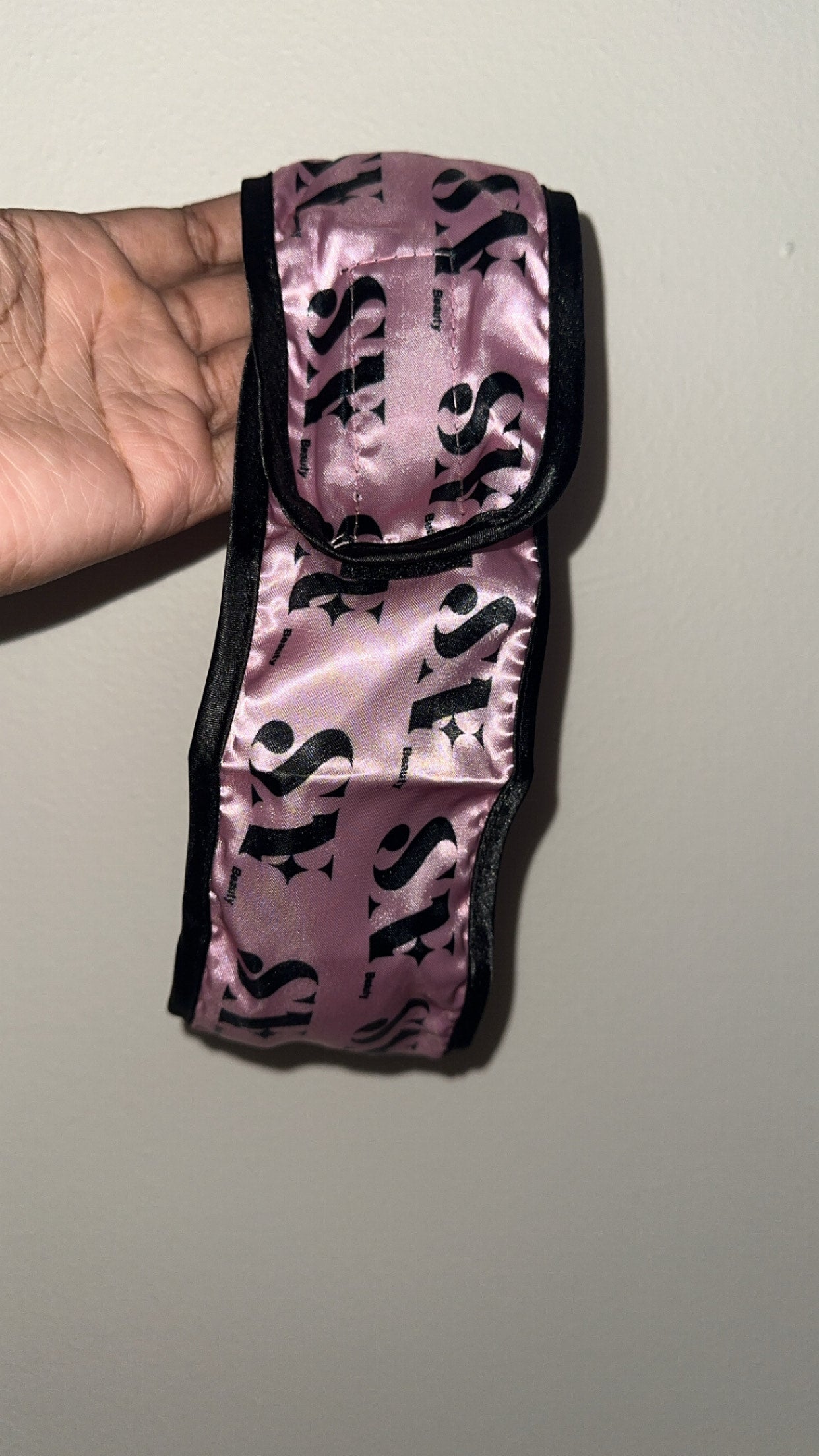 Logo Satin Edge Wrap